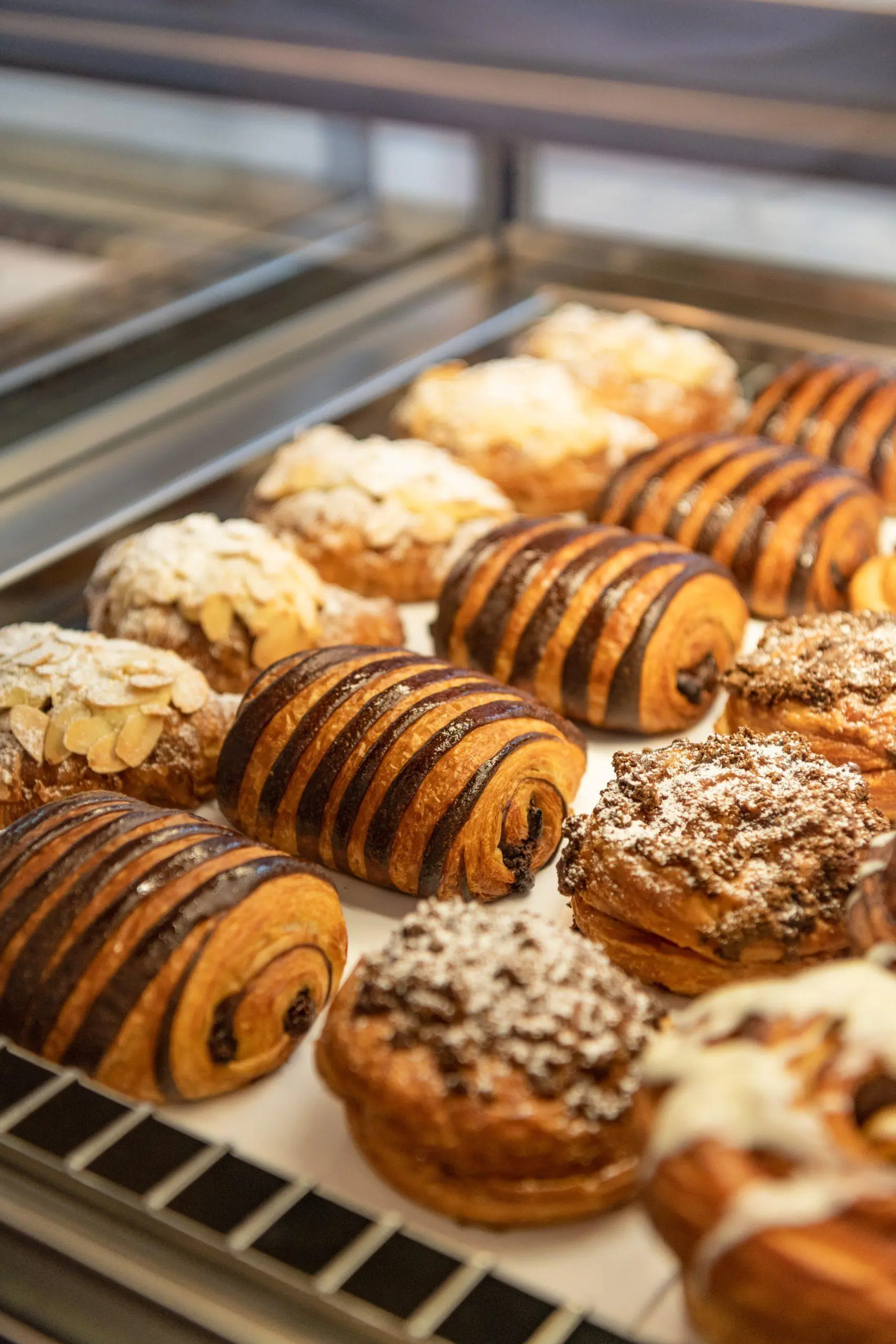 الحلوى المخبوزة في مطعم ومخبز بيانكا العالمي في فيا الرياض - كول انك